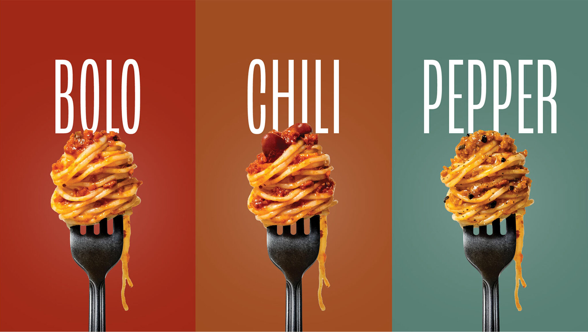 Trois fourchettes, chacune portant une boucle de spaghettis nappée d'une sauce différente, sont présentées sur des fonds rouges, orange et verts portant les inscriptions « Bolo » (bolognaise), « Chili » et « Poivre ».